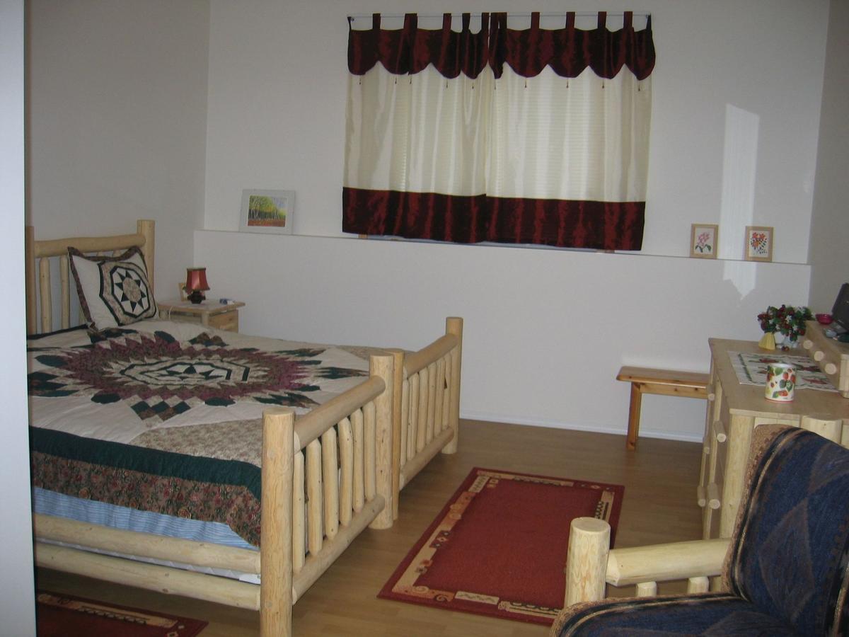 Bridge Lake Little Black Bear Lodge/B&B מראה חיצוני תמונה