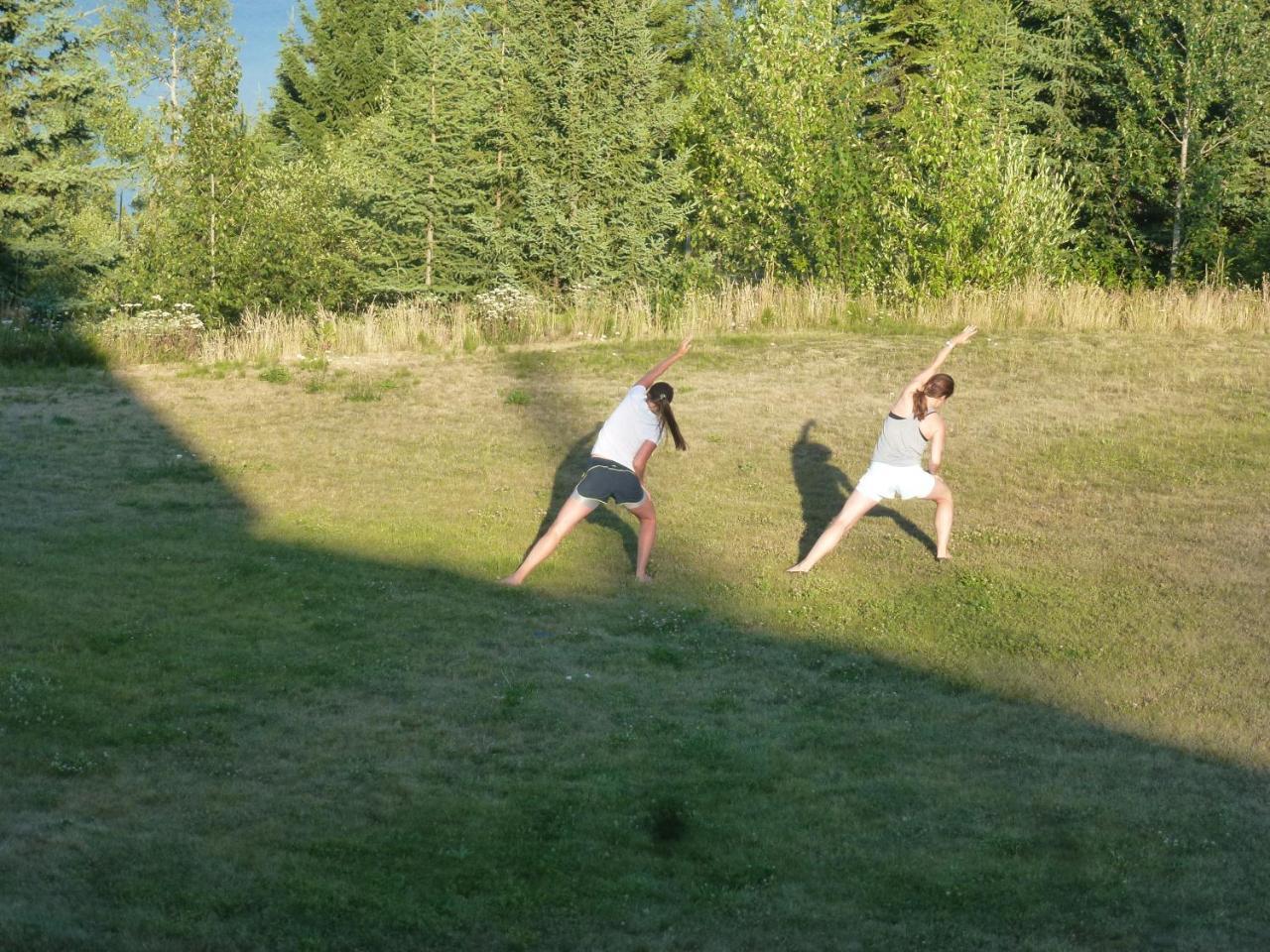 Bridge Lake Little Black Bear Lodge/B&B מראה חיצוני תמונה