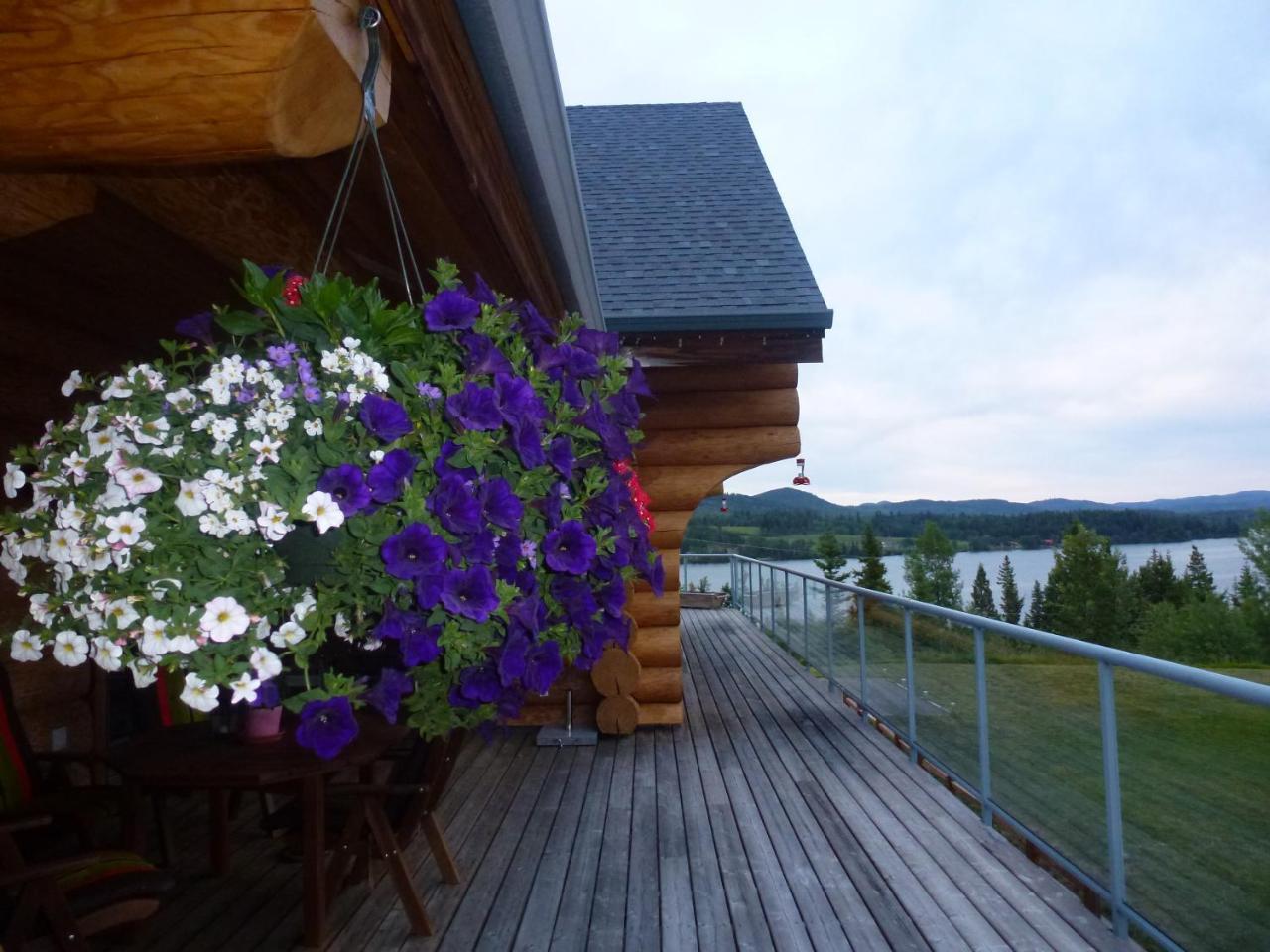 Bridge Lake Little Black Bear Lodge/B&B מראה חיצוני תמונה