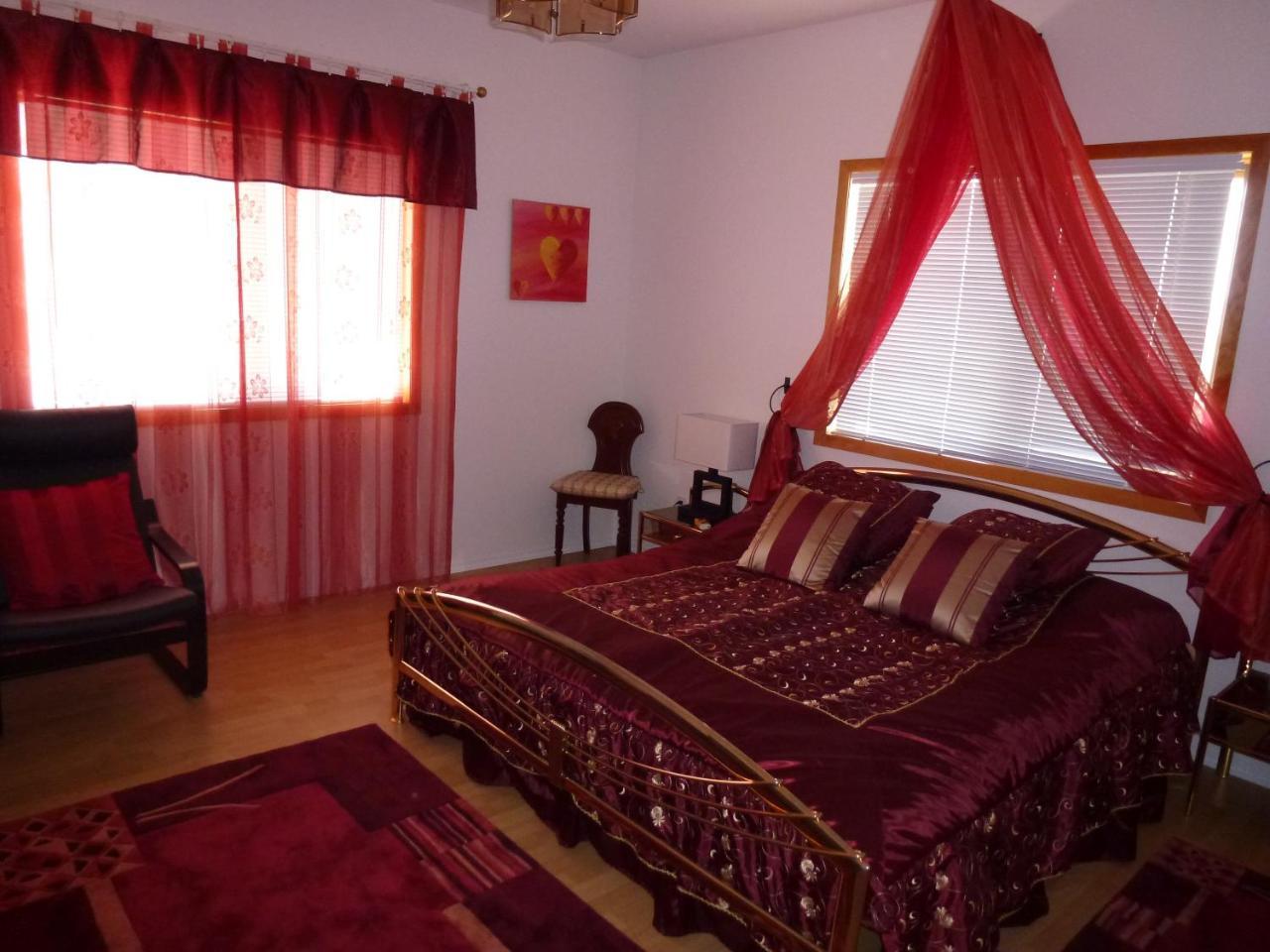 Bridge Lake Little Black Bear Lodge/B&B מראה חיצוני תמונה