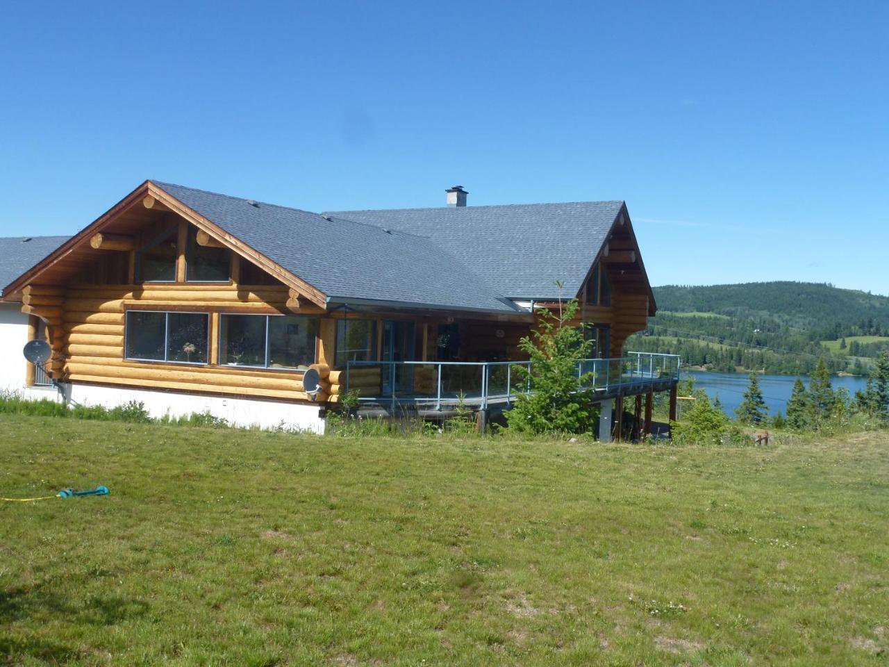 Bridge Lake Little Black Bear Lodge/B&B מראה חיצוני תמונה
