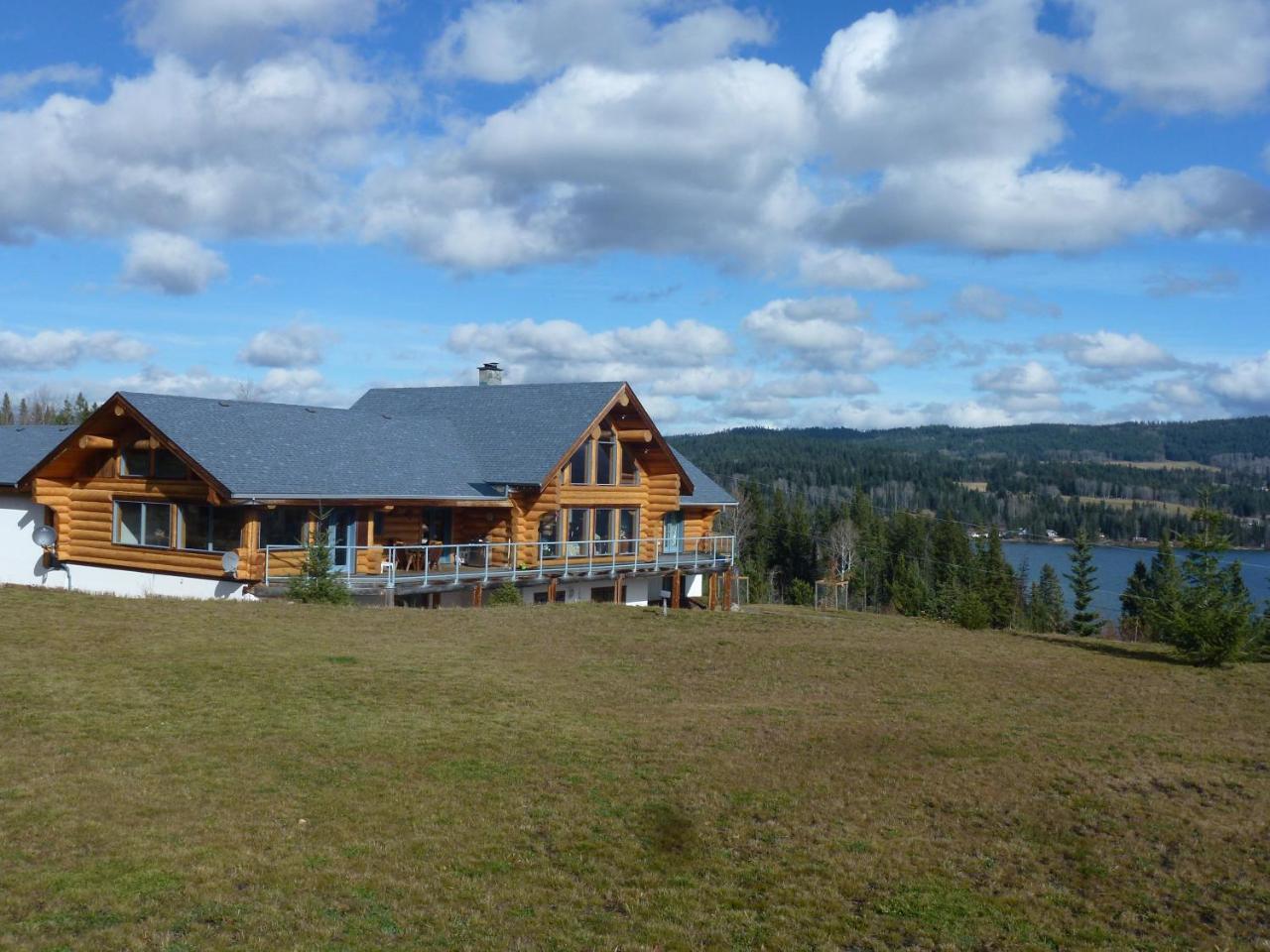 Bridge Lake Little Black Bear Lodge/B&B מראה חיצוני תמונה